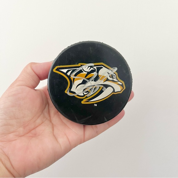 Signed Shea Weber Nashville Predators Hockey Puck Official NHL Licensed Product - Picture 1 of 6